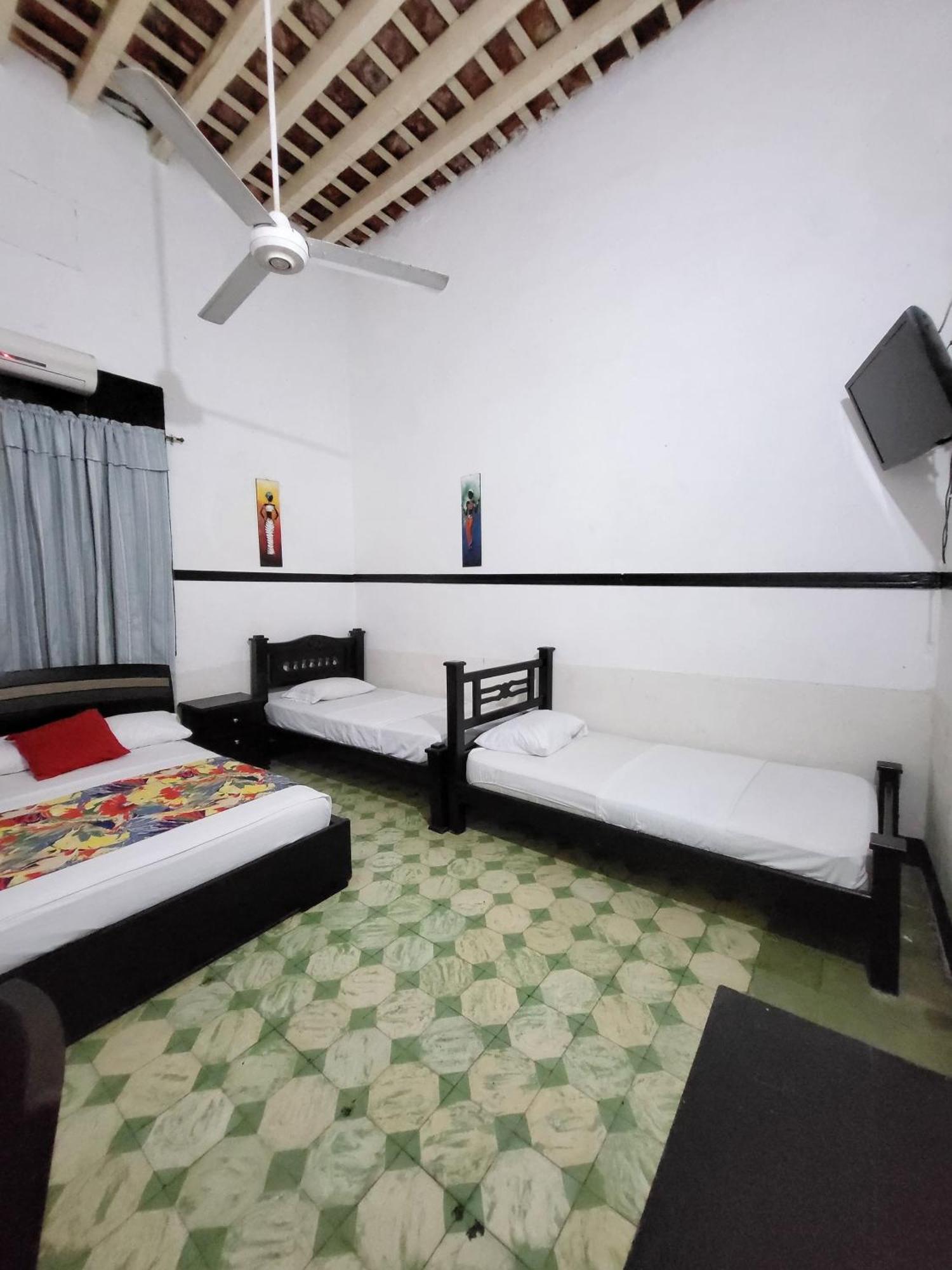 Hotel Colonial - Santa Marta (Magdalena) — Fotos 1